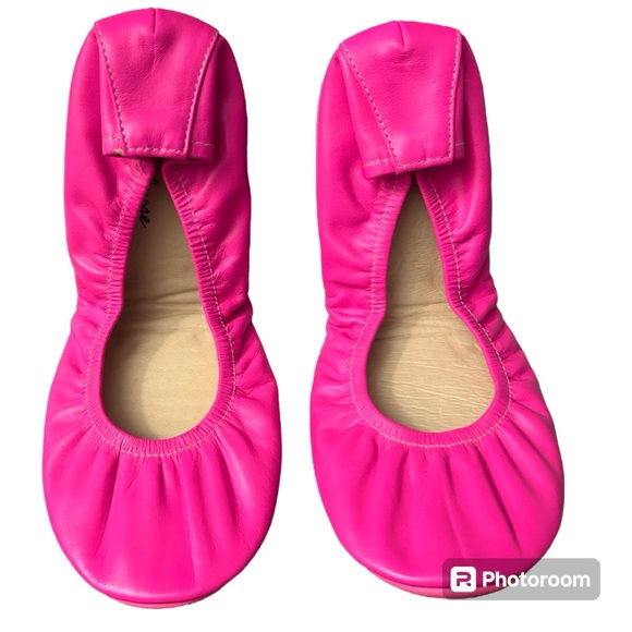 Storehouse Flats Shoes - BRAND NEW Storehouse Flats Neon Pink Foldable Leather Ballet Flats - Size 7